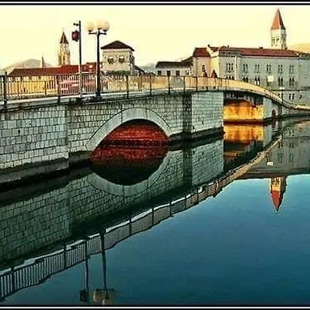 Stella Maree 3 * Трогір